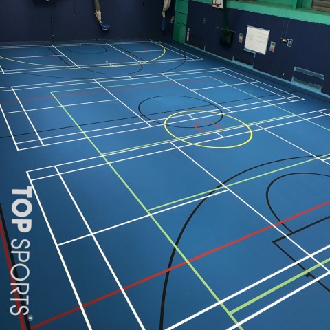 thi cong san bong chuyen 18